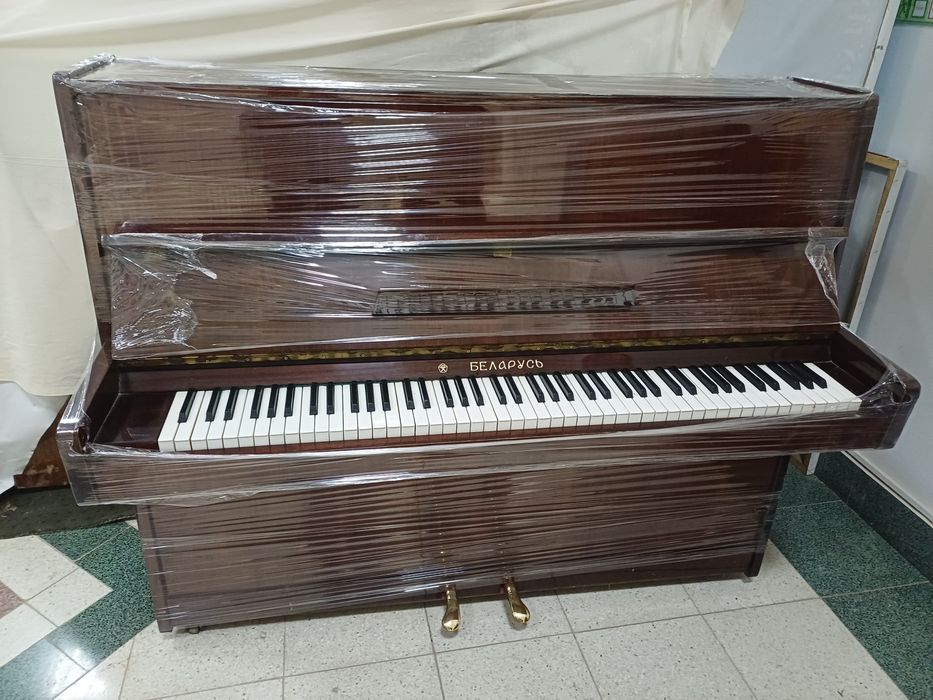 Yangi Belarus pianino