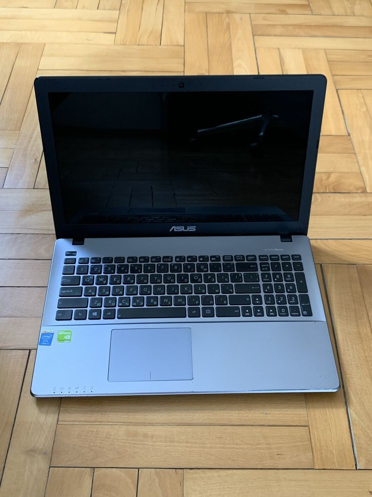 Лаптоп Asus X550L с подарък гейминг слушалки