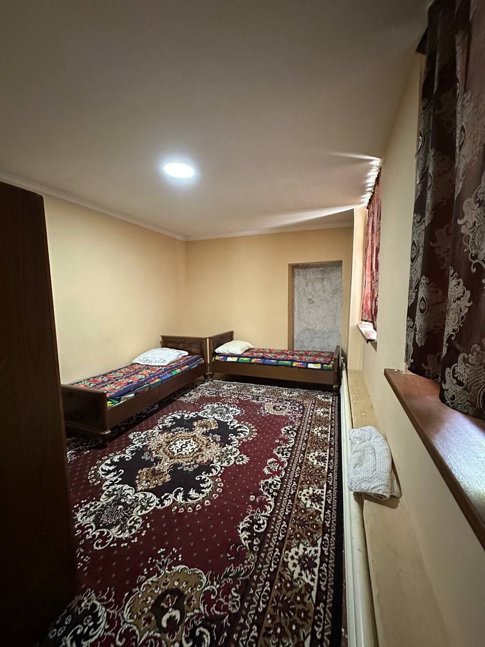 Huvaydo 3 sotik  5 xona uchastka oilaga uzoq mudatga ijaraga beriladi