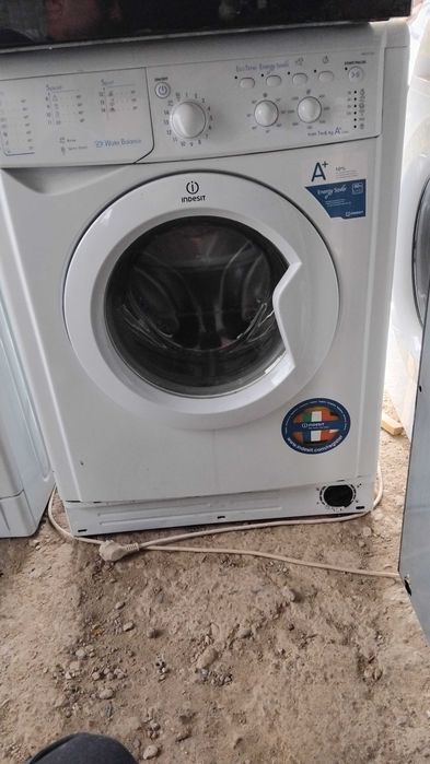 Пералня Indesit 5kg slim