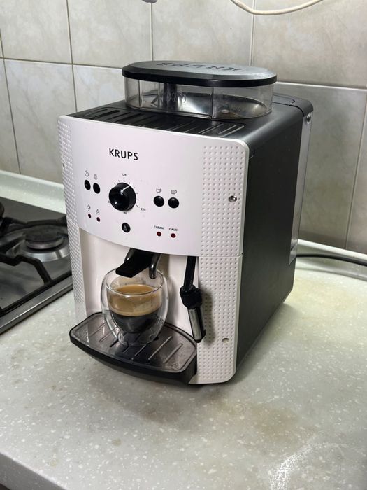 Кофеварка Krups EA 8105