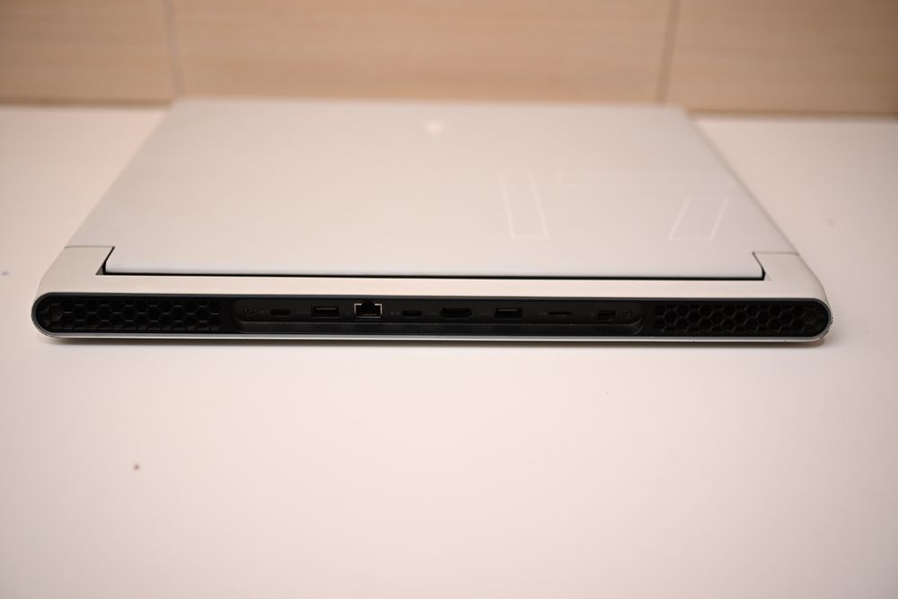 Alienware X17 R1, I9-11980Hk, 2.6 ghz (330ghz), 32gb ram, 500gb ssd