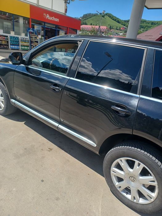 Vând Volkswagen Touareg