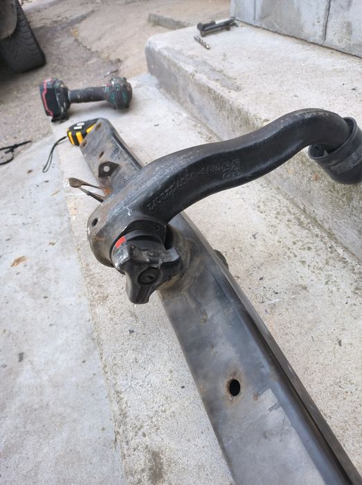 Теглич за Мерцедес С класа оригинален.