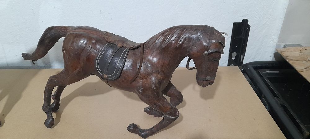 Кожена изработка на коне