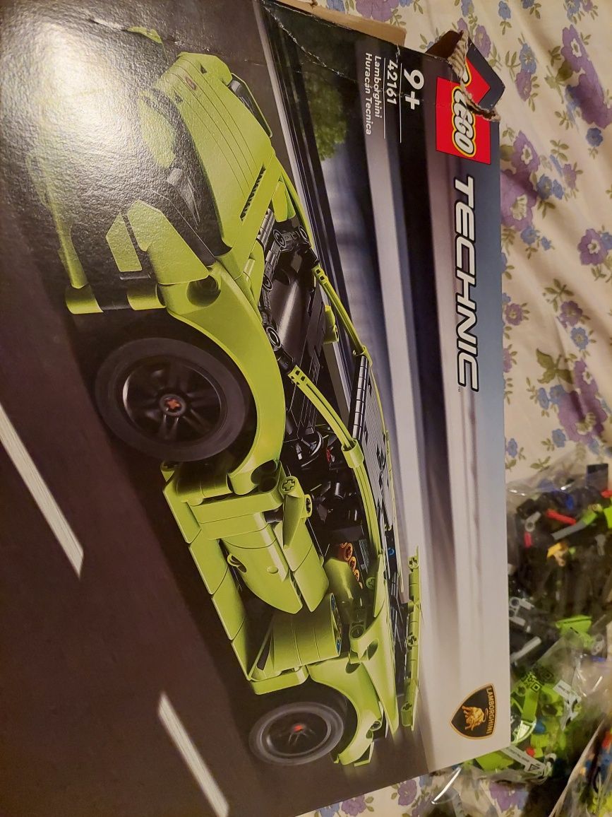 Vând mașină lego lamborghini Technic 9+