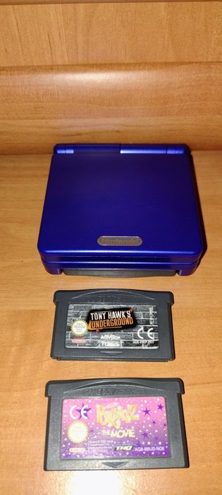 Husa + încărcător Game Boy sp
