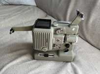 Proiector vintage Eumig P8 pentru filme 8mm, fabricat în Austria