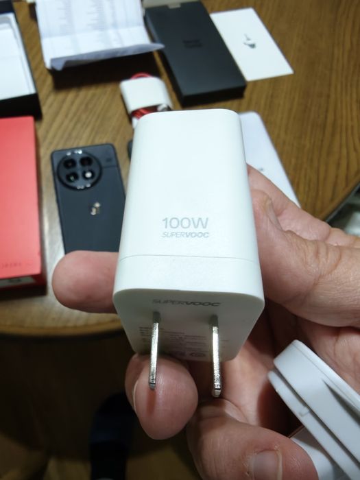 Като нов OnePlus 13, 512 gb, гаранция, бг меню