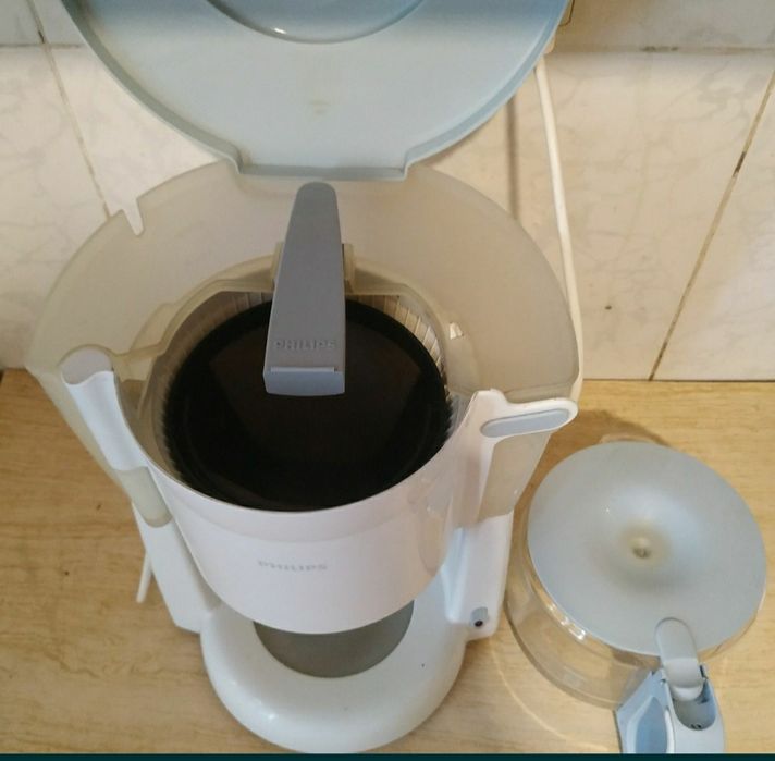 Кофеварка капельная " PHILIPS" .