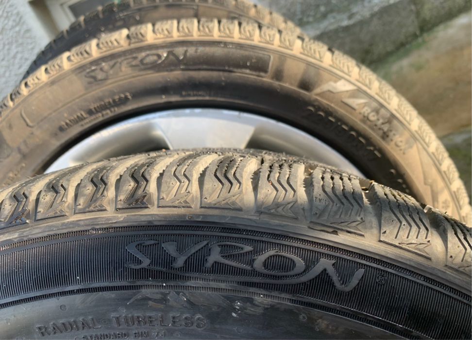 Зимни гуми 225/50/17 на един сезон с оригинални джанти за Ауди