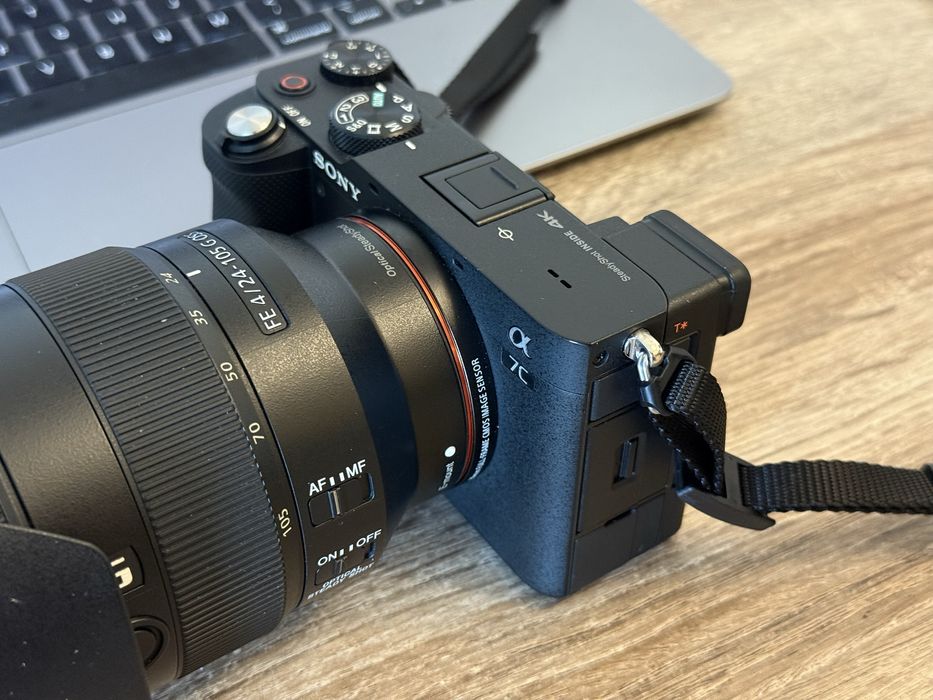 Vand Sony A7C impecabil , Body + 50mm F1.8