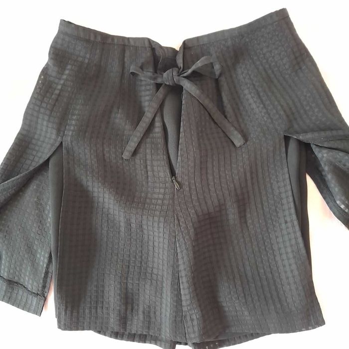 Fuste blugi si mini fusta-pantalon foarte chic si sexy