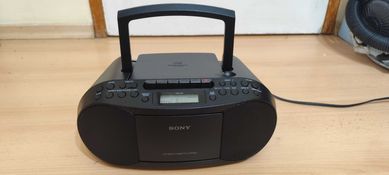 радиокасетофон Sony-CFD S70/CD/AUX/касета