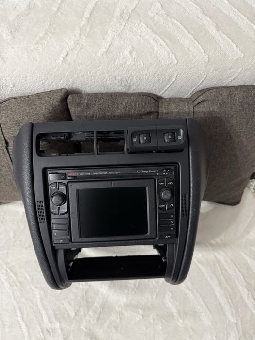 Vand consola 2 din Seat Leon 1m