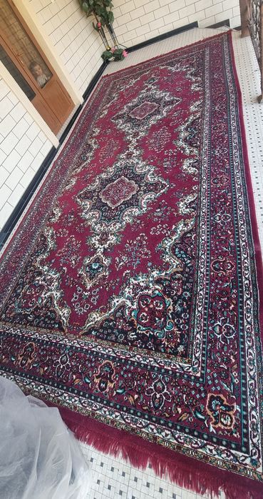 Gilam sotiladi 4.80 ga 2.40