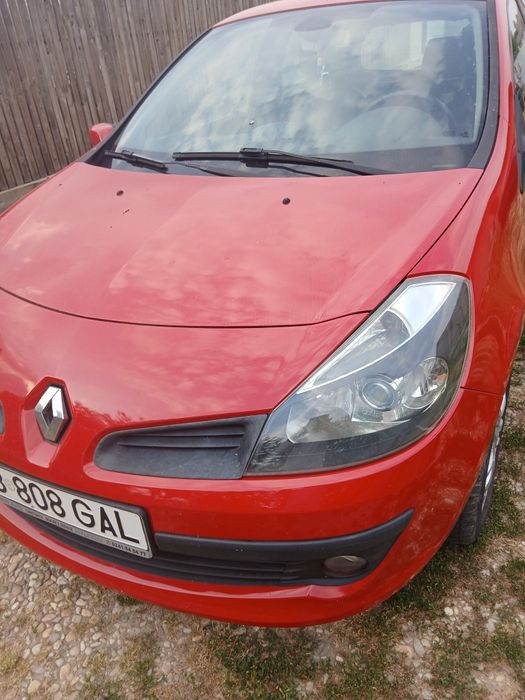 Vand renault clio stare foarte buna