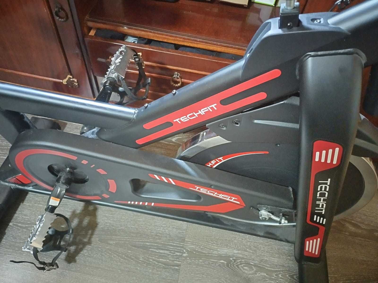 Bicicleta de Spinning (de Fitness) TECHFIT, Volanta 13 Kg, 120 Kg