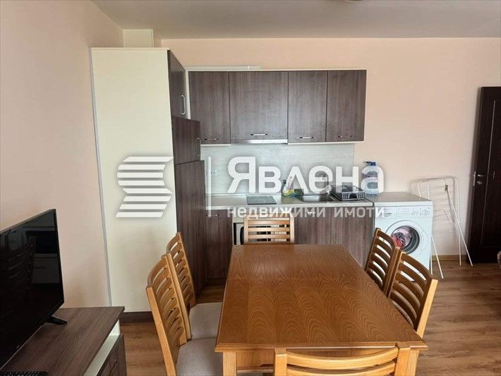 Тристаен и двустаен апартаменти в Св. Влас