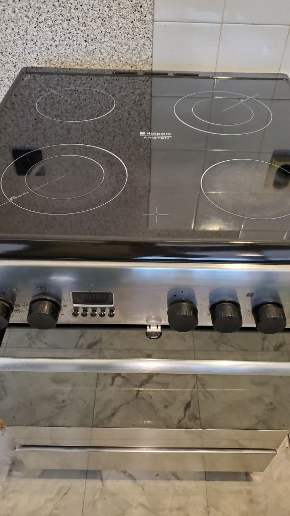 Готварска печка Ariston Hotpoint