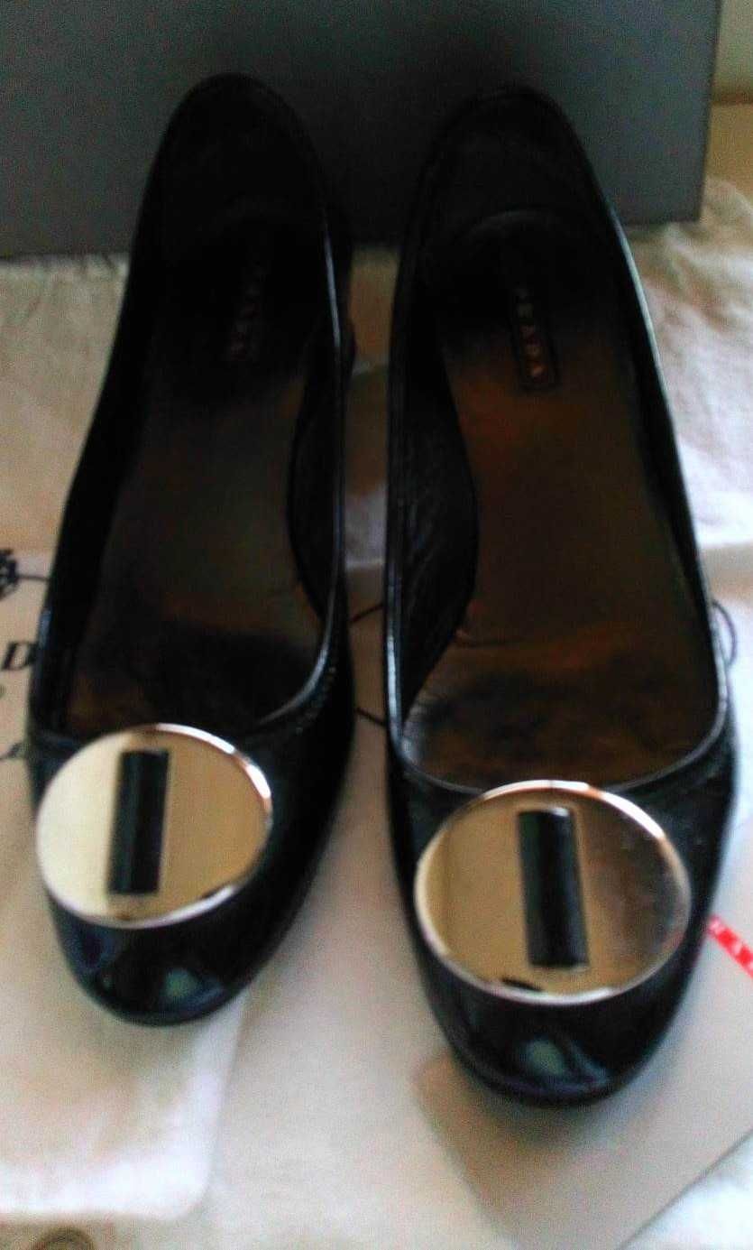 Елегантни обувки Prada, размер 38, черни