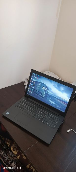 Pul kk srochni sotiladi  core i5  8 pakalena Ram 8gb/512