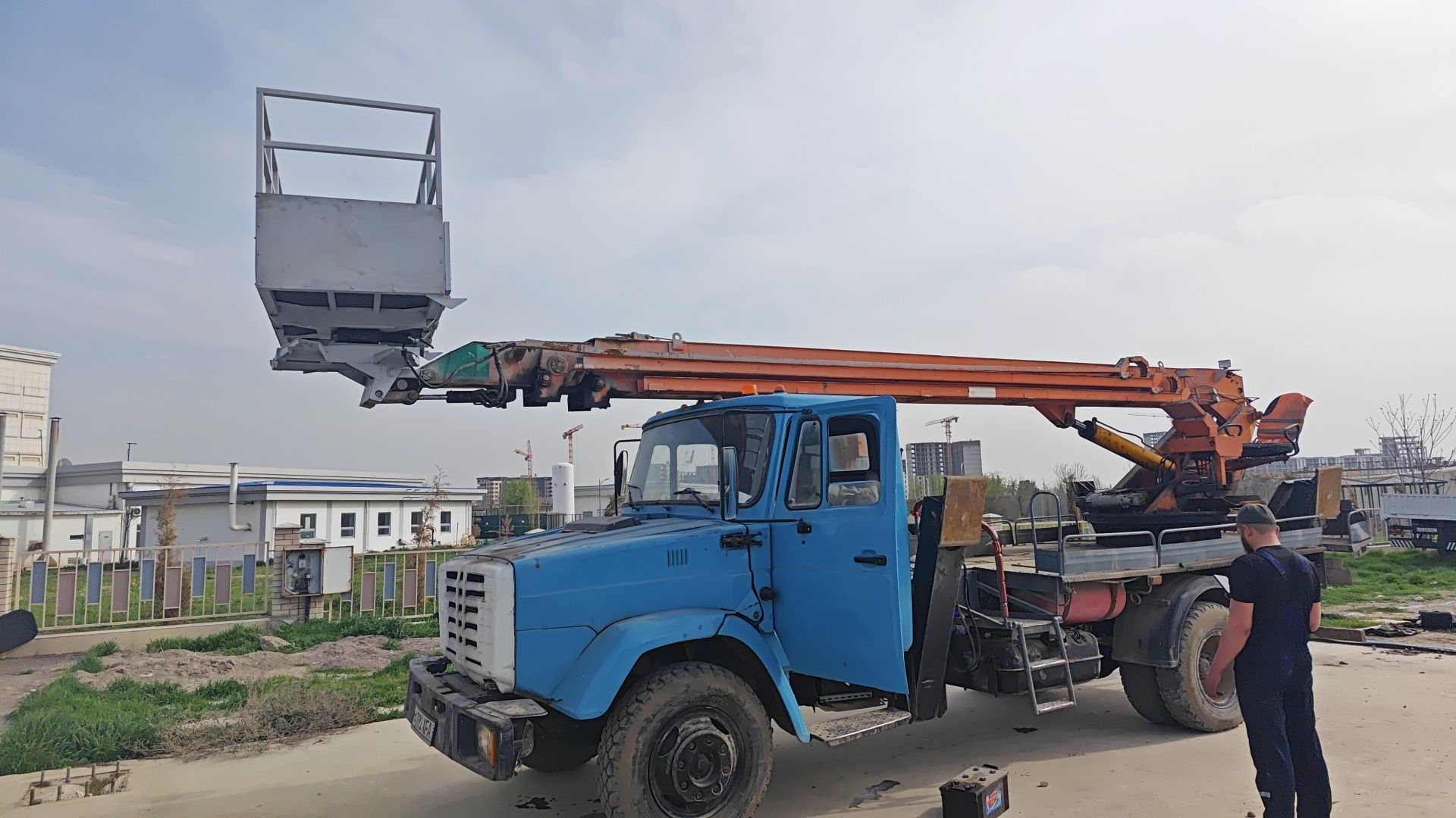 avtovishka sotiladi автовышка ap 22 metr gaz benzin 2007 yil