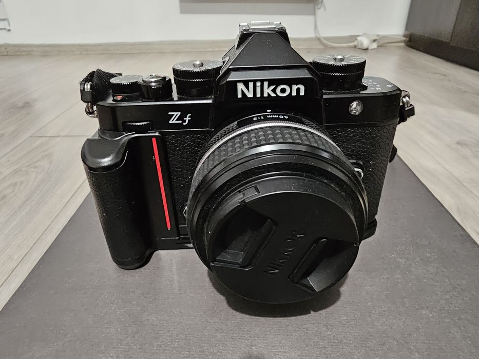 NIKON Zf cu obiectiv 40mm  f2 SE
