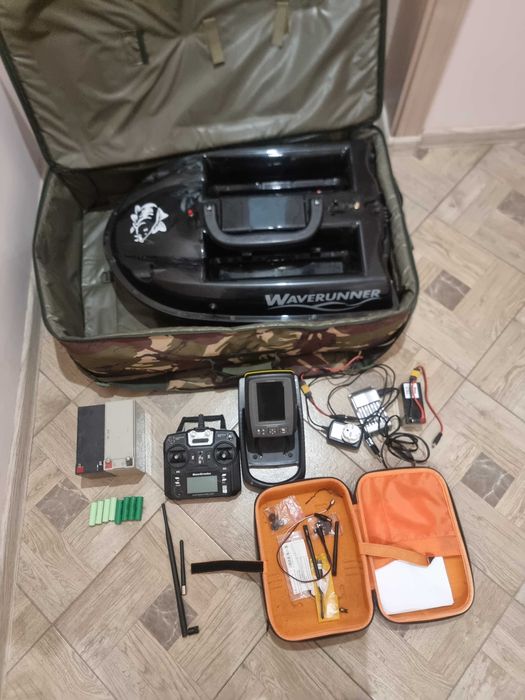 Лодка за захранка Waverunner MK4 с Toslon TF640