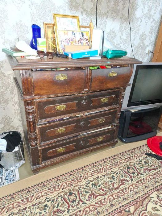 камод старинный в хорошем состоянии