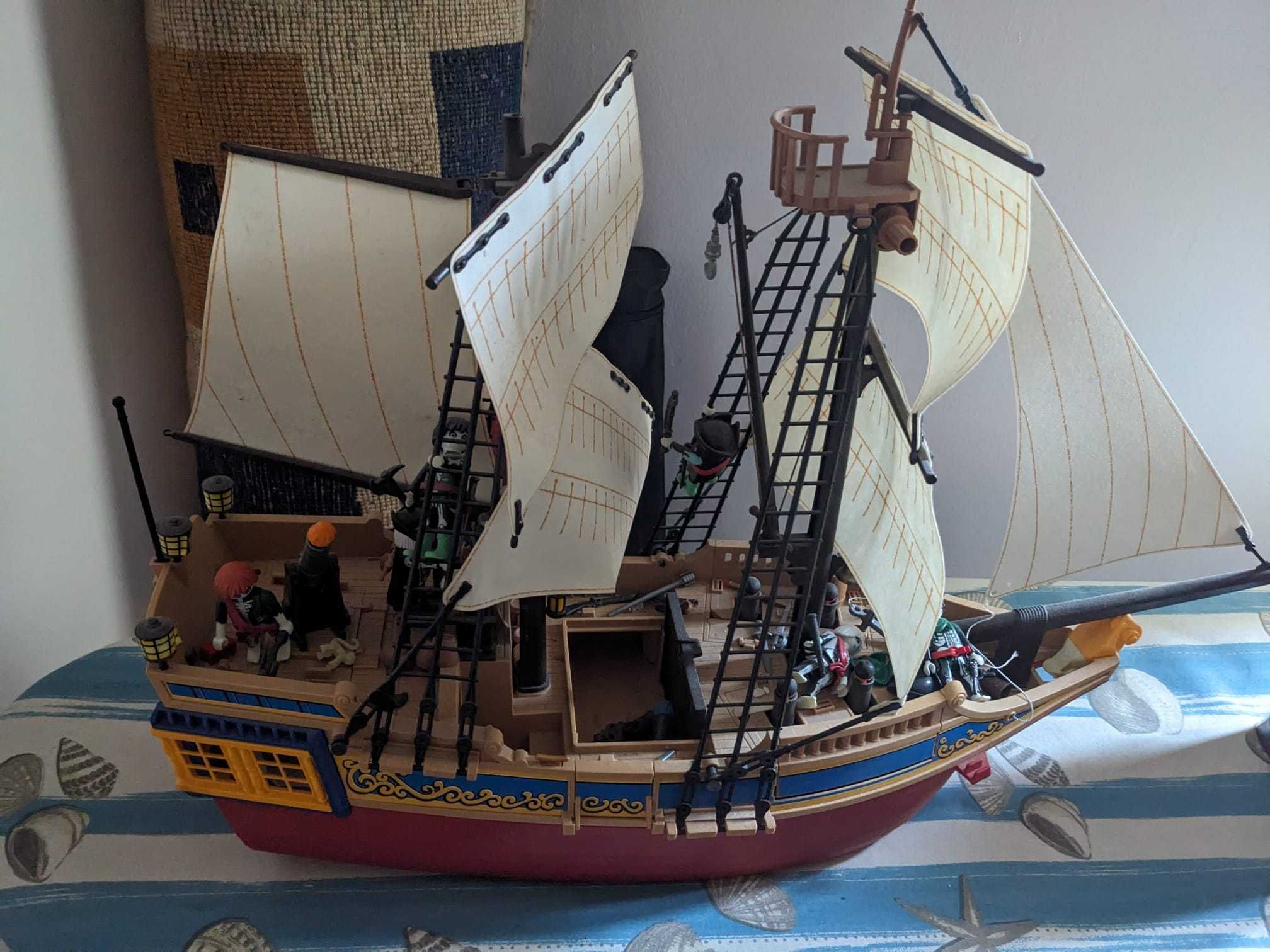 Lego vapor pirati 2 bucati cu figurine etc.- Sibiu