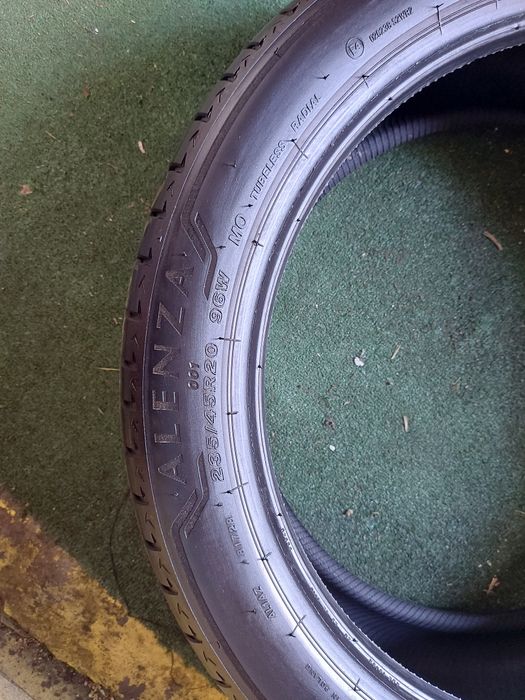 235 45 20 Bridgestone DOT 2019 / 2020 vara