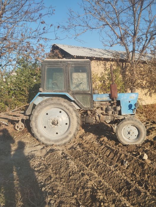 MTZ 80 Traktor sotiladi