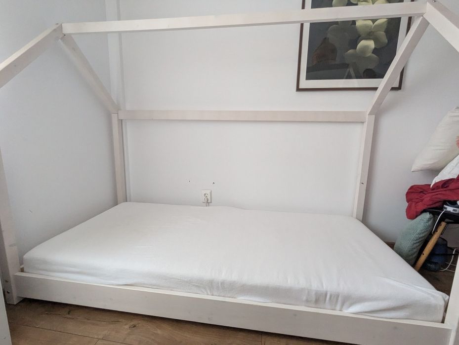 Pat 90cm pentru copii de tip căsuța din lemn