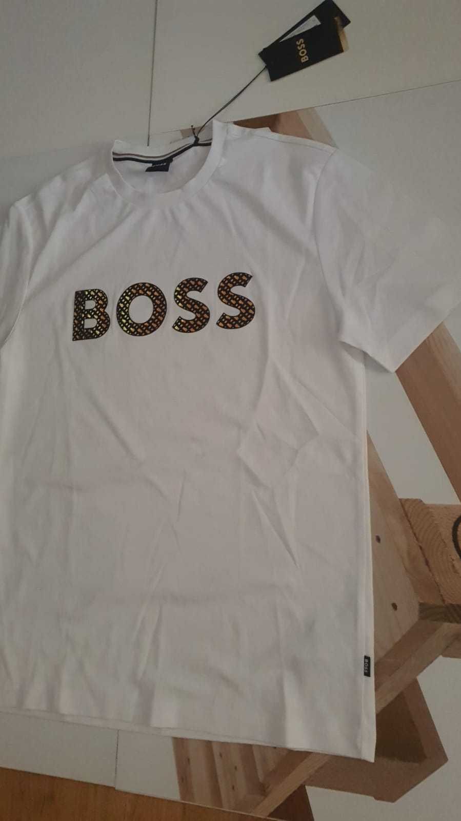 Vand tricou barbati Hugo Boss masura L  si XL  nou cu eticheta.