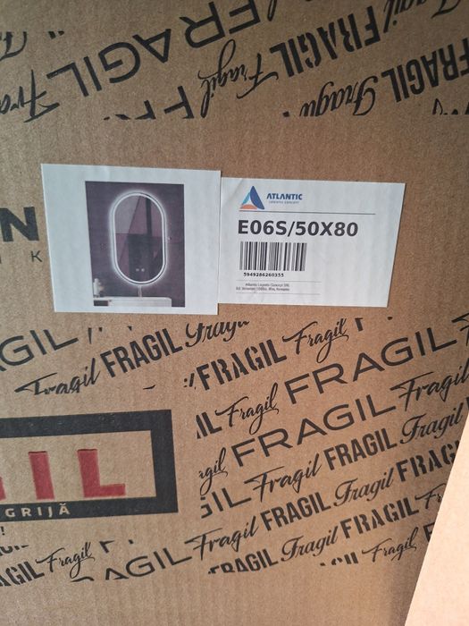 Oglinda led baie cu lumina si dezaburire