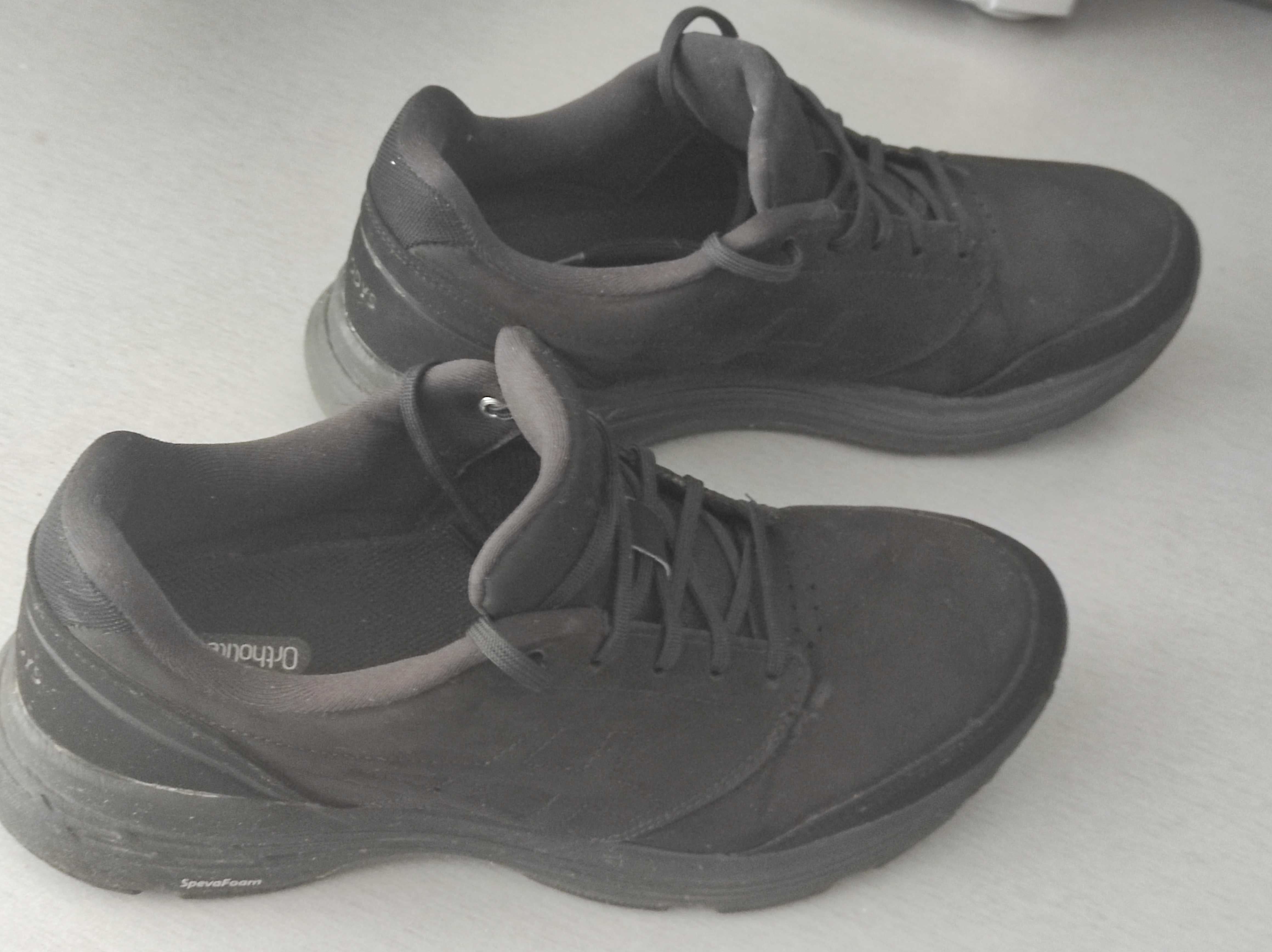 Маратонки Asics , 26,5 см е стелката, отговаря на 41 номер