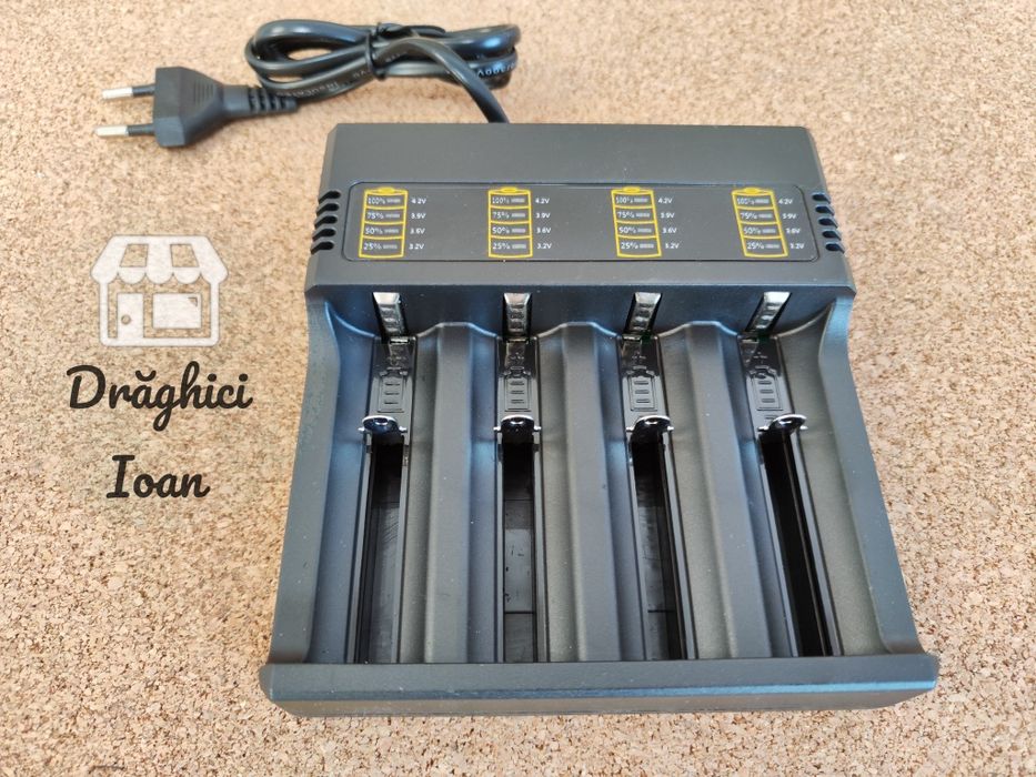 Încărcător 4 porturi acumulatori Li-Ion 3.7v