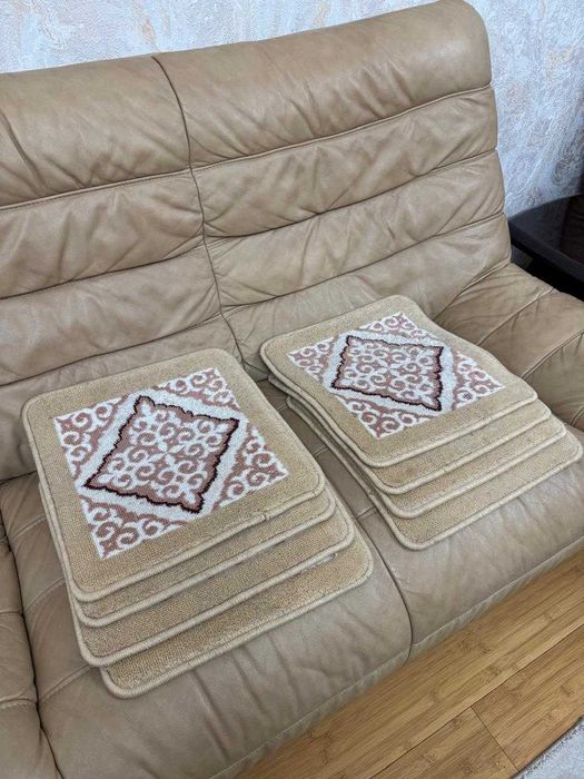 Ковровая накидка на стульев. Узор : Казахский орнамент 8штук
