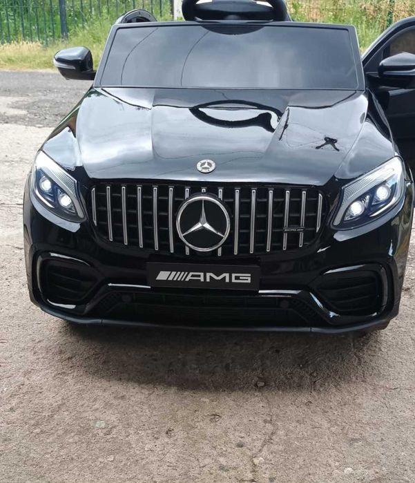 електрически автомобил Mercedes Benz GLC63S