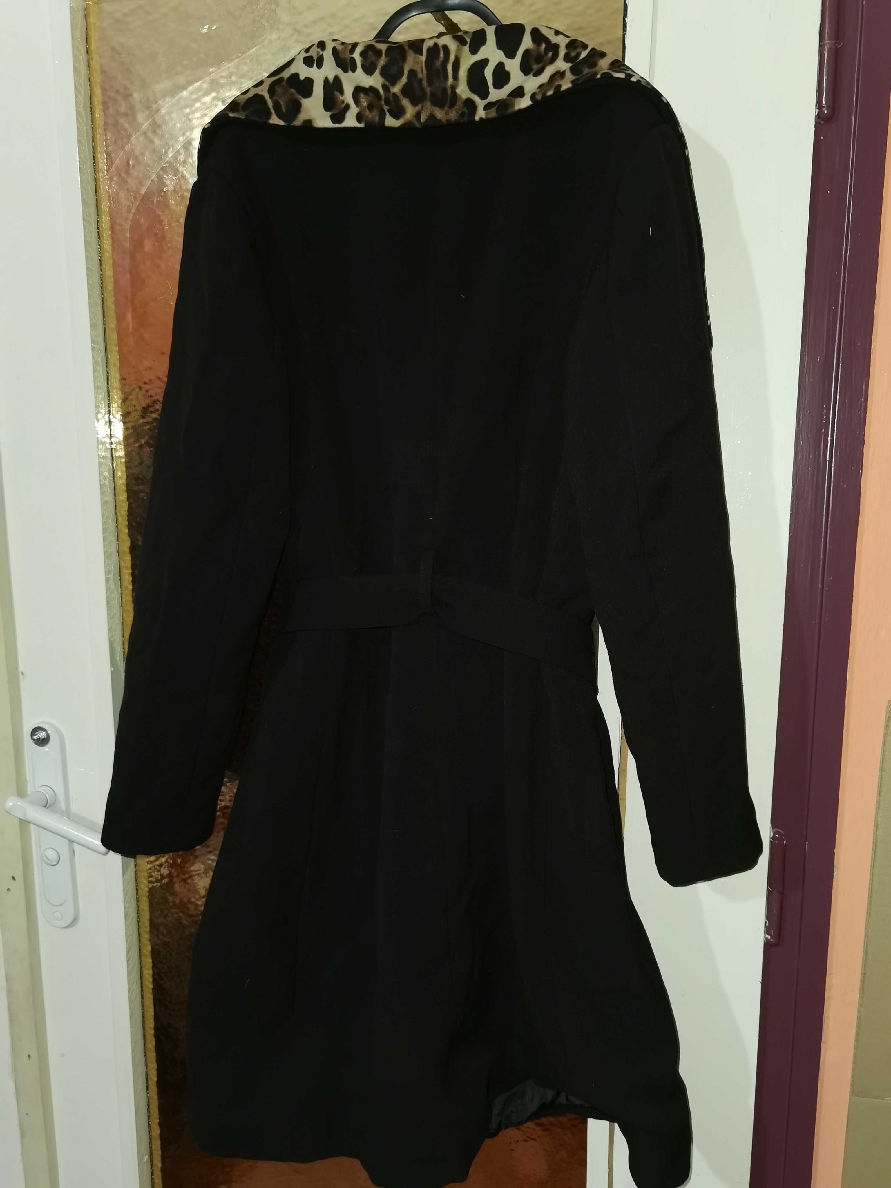 Стилно италианско палто с яка от окраска на ягуар James iakeland