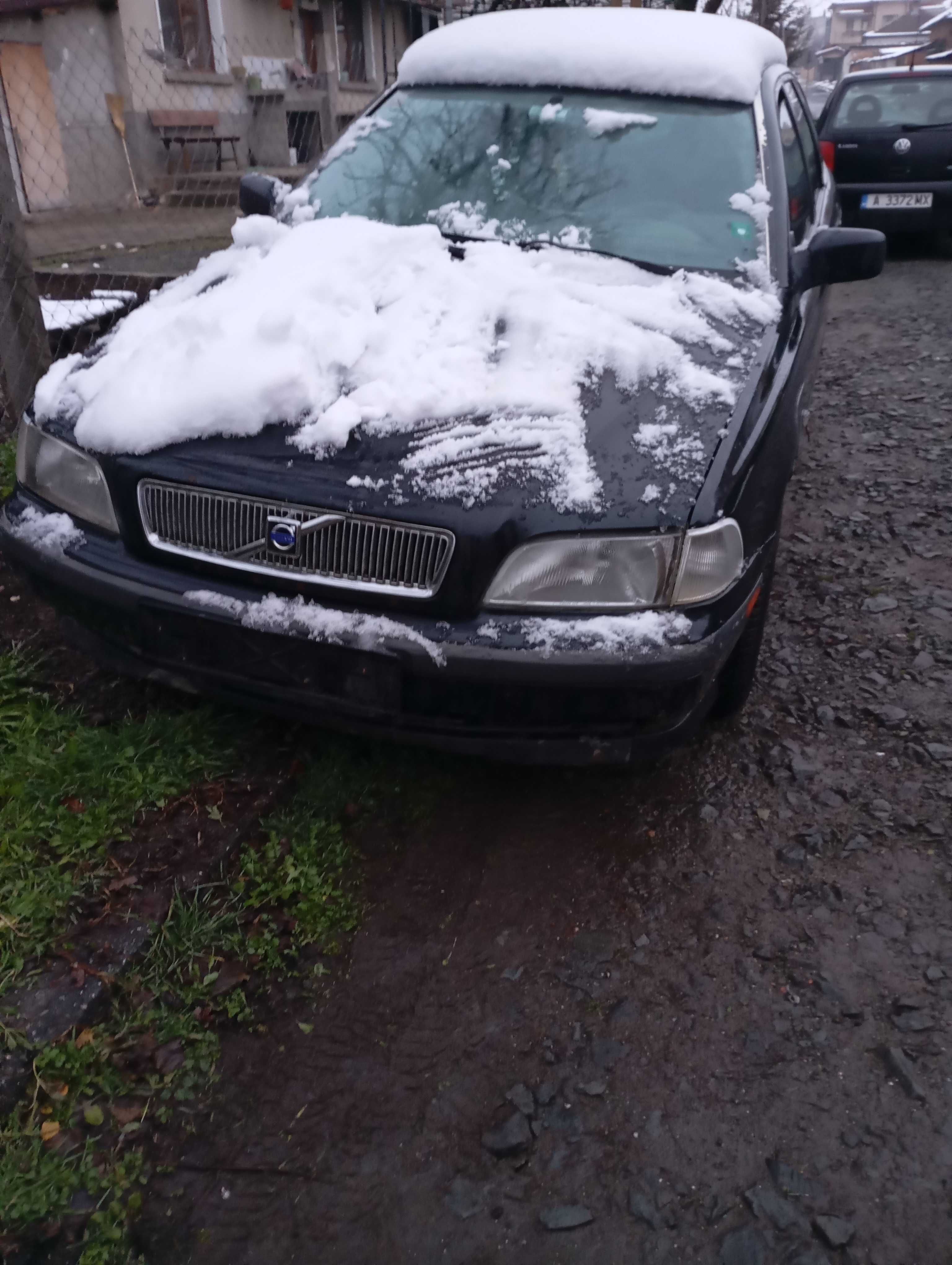 Продавам Volvo V40 на части
