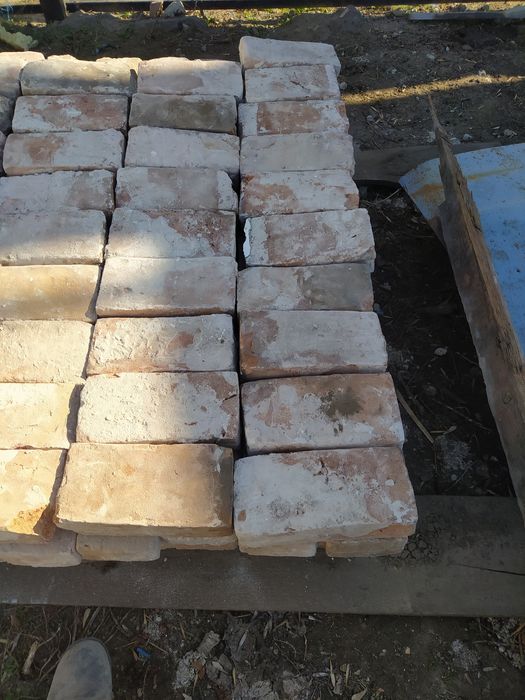 Красный керпич по 90 ТН.