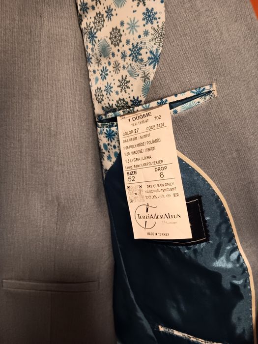 Мъжки костюм с 2 ризи