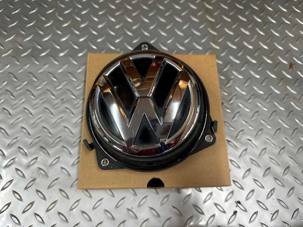 VW Passat B8 емблема бутон и надпис за багажник