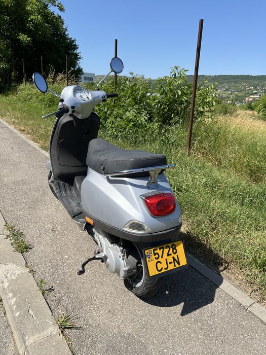 Scuter Vespa LX 50 2t