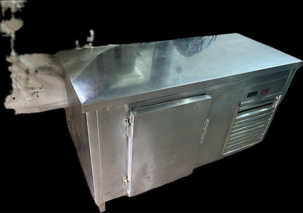 Хладилна маса за зеведение