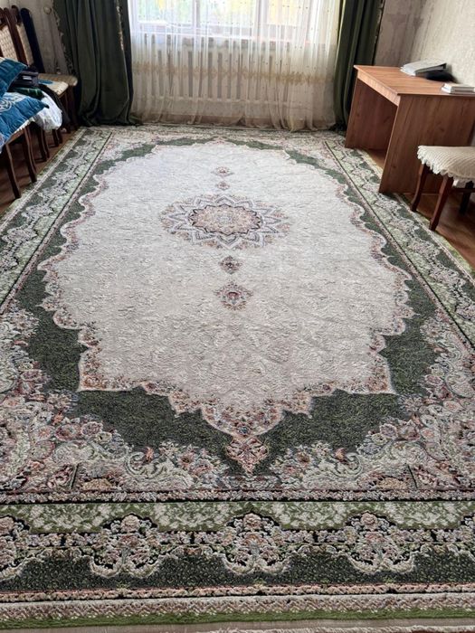 Продам ковер срочно