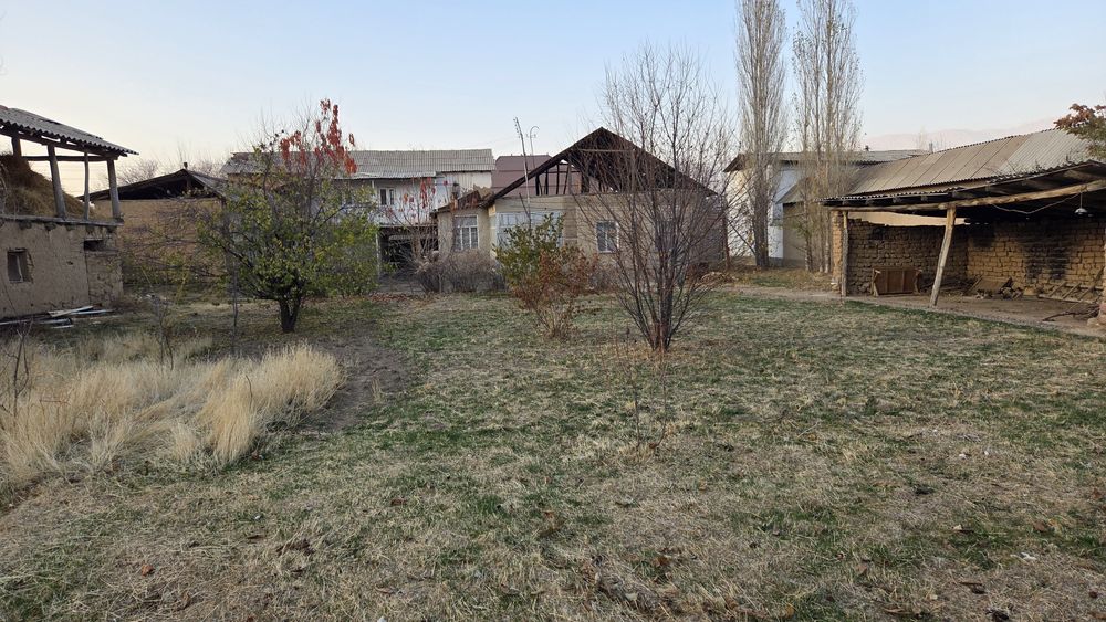 Участка сотилади