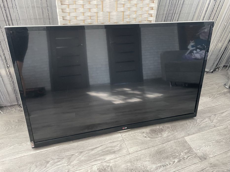Телевизор LG 108 на 64